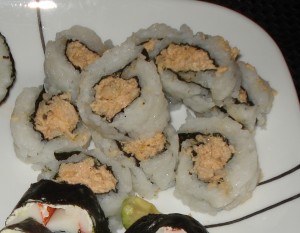 Spicy Salmon Salad Roll